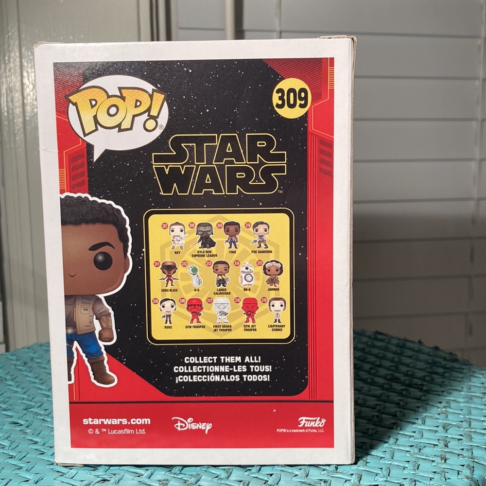 Funko Pop Movies Star Wars Finn #309 - Picture 2 of 2